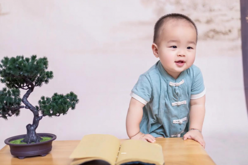 阜阳六个月宝宝摇头正常吗